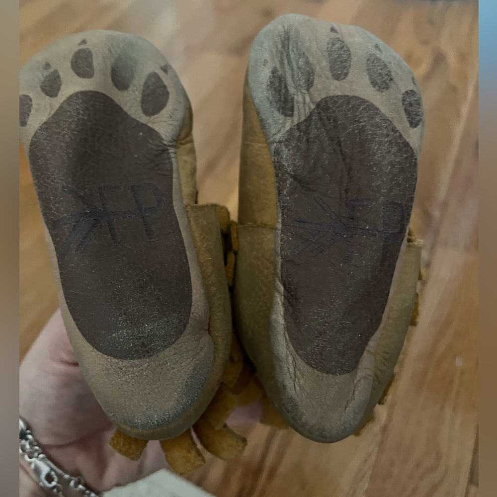 Freshly Picked Bear Paw Leather Baby Moccasins